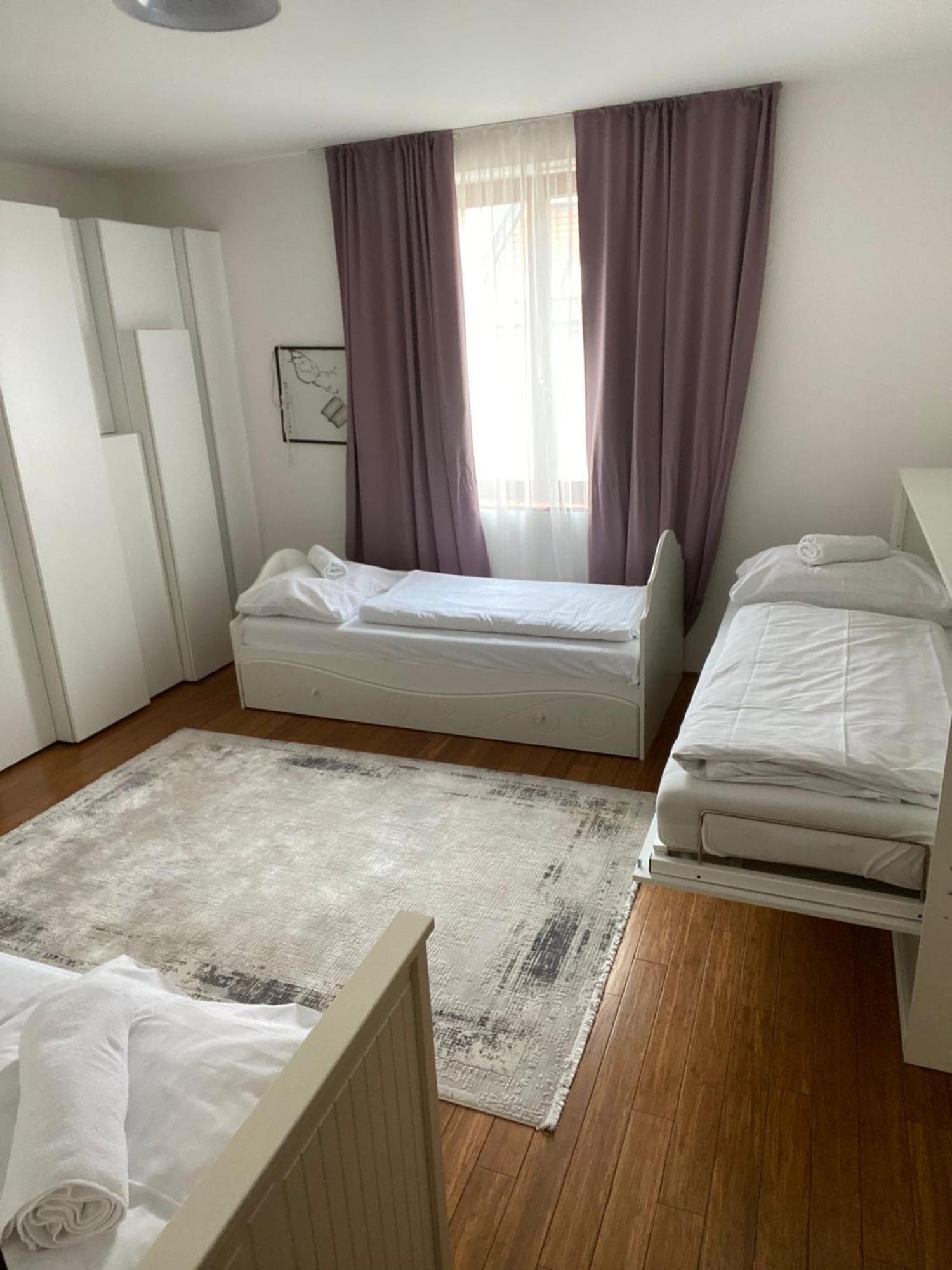 Old Town Apartment Братислава Екстериор снимка