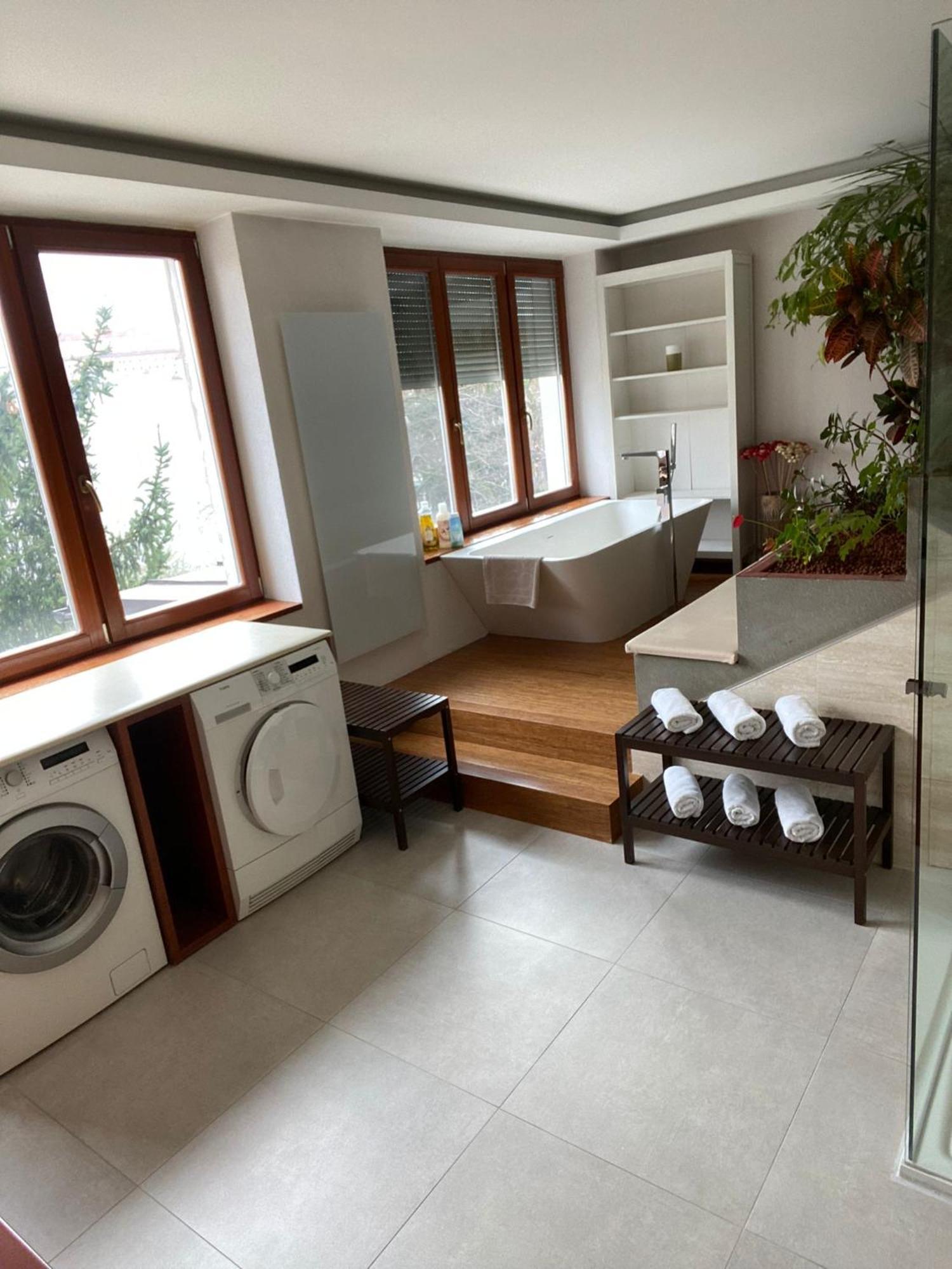 Old Town Apartment Братислава Екстериор снимка